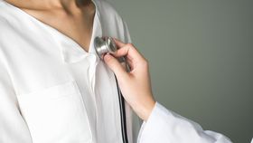 Pneumoniile, confundate cu gripă și răceală! Tot mai mulți pacienți ajung la spital în stare gravă